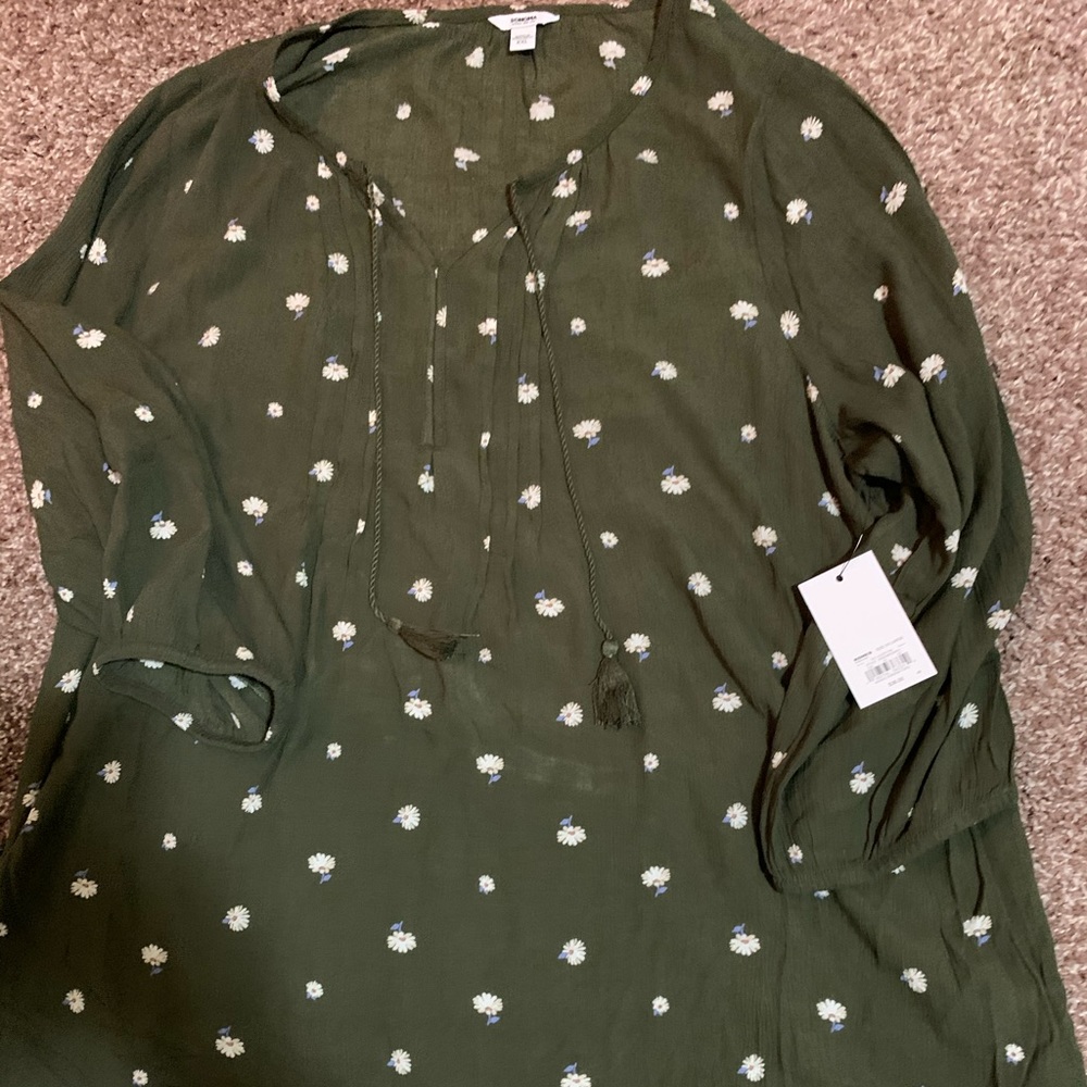 Green peasant blouse with flowers